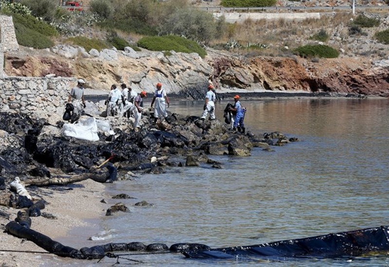 Η επόμενη μέρα και οι κίνδυνοι της μόλυνσης στο Σαρωνικό