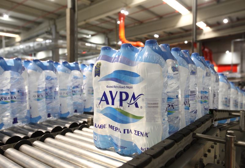 Coca-Cola Τρία Έψιλον: Eπένδυση 8 εκατ. ευρώ στη μονάδα εμφιάλωσης του «ΑΥΡΑ» στο Αίγιο