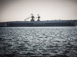 Ç ÍÅÁ ÐËÙÔÇ ÄÅÎÁÌÅÍÇ ÔÏÕ ÏËÐ “ÐÅÉÑÁÉÁÓ ÉÉÉ”(EUROKINISSI/ÊÁÔÅÑÉÍÁ ÍÏÌÉÊÏÕ)
