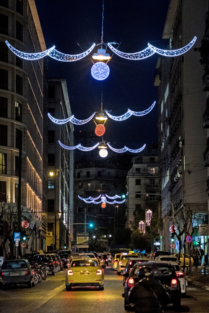 Η ΔΕΗ στολίζει για πρώτη φορά τη Χαλκοκονδύλη και την 3ης Σεπτεμβρίου