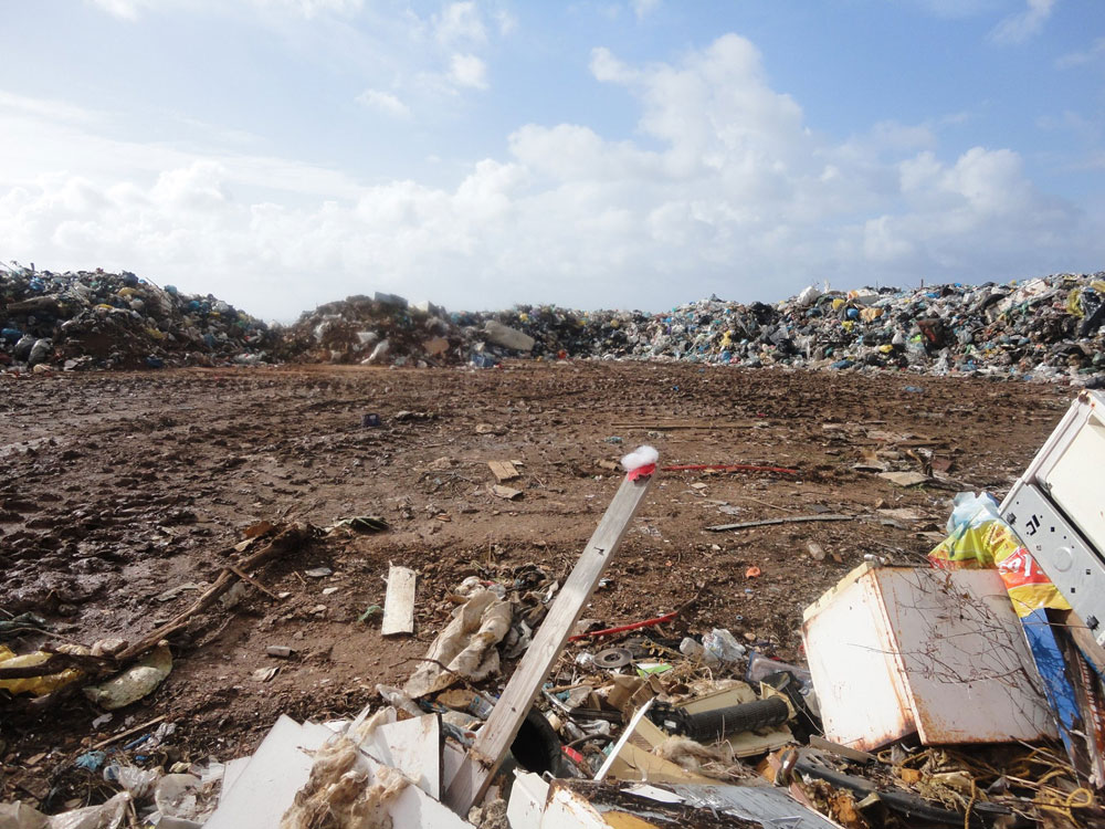 Καθαρισμός της Χάλκης από 2.000 τόνους απορριμμάτων μετά από 7 χρόνια