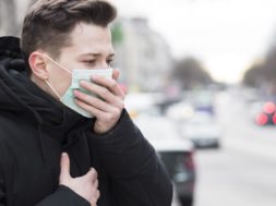 koronios-odigies-gia-sosti-frontida-sto-spiti