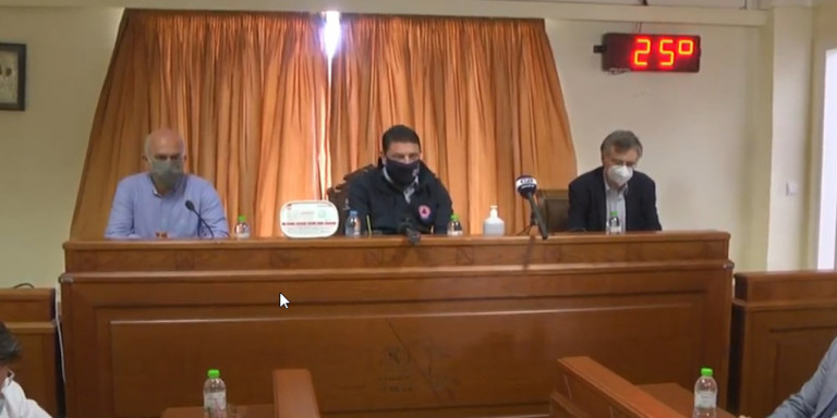 Στην Ξάνθη με μάσκες Τσιόδρας-Χαρδαλιάς μετά τα νέα κρούσματα κορονοϊού