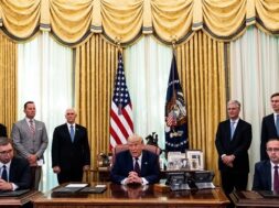 w05-164740USAWHITEHOUSESERBIAKOSOVODIPLOMACY2