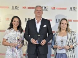 representation_of_siemens_greece_at_the_awards_ceremony_0