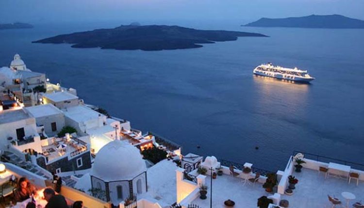 Υποθαλάσσιος γεωμορφολογικός χάρτης της Σαντορίνης δείχνει τους κινδύνους