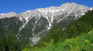 leuka-koryfes-Olympou-nifades-xioniou-Nymfaio-696×427