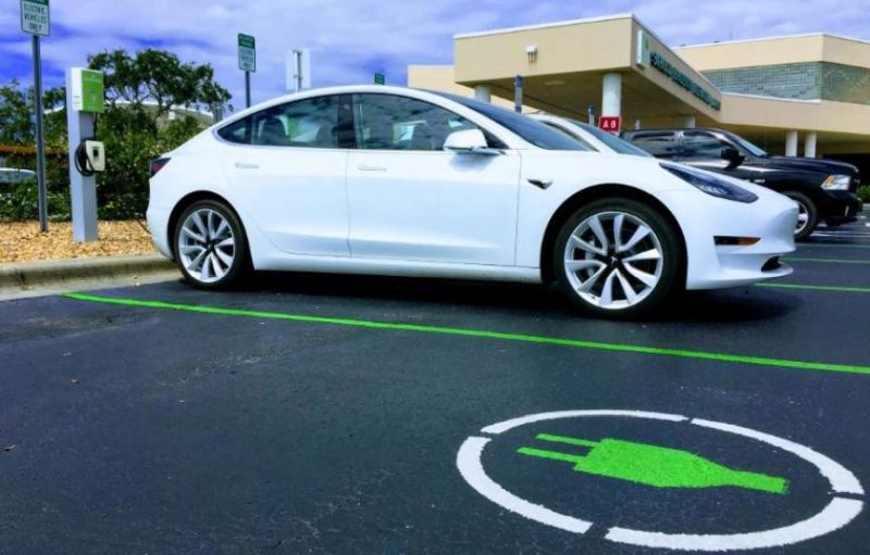 Αυξήθηκαν οι πωλήσεις των οικολογικών αυτοκινήτων