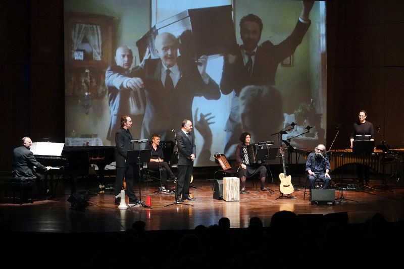 Ένα μουσικό happening βασισμένο στην ομώνυμη ταινία του Ρ. Χαραλαμπίδη με την ενέργεια της ZeniΘ