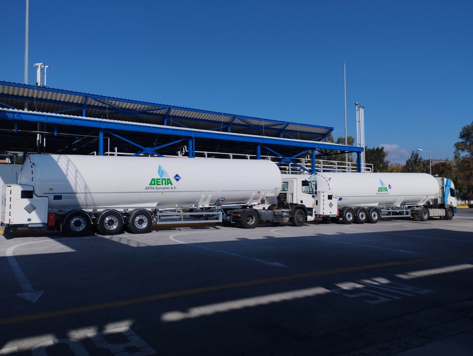 ΔΕΠΑ Εμπορίας: Ενισχύει το δίκτυο διακίνησης υγροποιημένου φυσικού αερίου με την προμήθεια τριών LNG Semi trailers