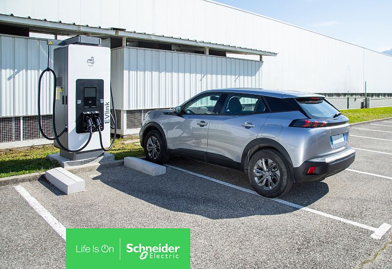 Schneider Electric: Oλοκληρώνει την γκάμα φόρτισης ηλεκτρικών οχημάτων με δύο νέους φορτιστές