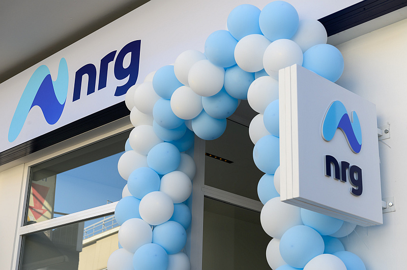 Η nrg εγκαινίασε δύο νέα καταστήματα σε Δάφνη και Περιστέρι