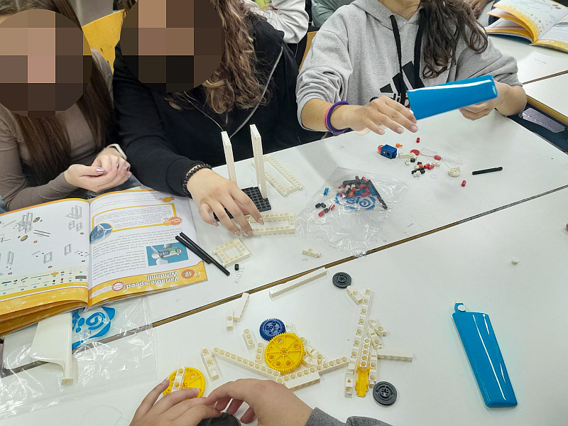 Εκπαιδευτική Δράση για τις ΑΠΕ από τη MORE σε 40 Σχολεία της Εύβοιας, της Κοζάνης και της Μονεμβασιάς