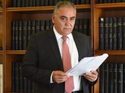 Γιάννης-Χατζηθεοδοσίου