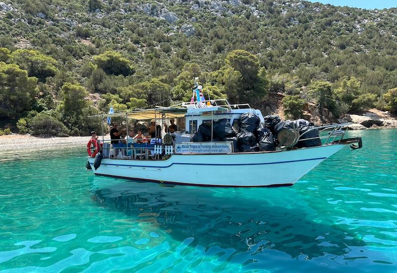 Μισός τόνος πλαστικών και άλλων απορριμμάτων απομακρύνθηκε από παραλίες της Ελλάδας μέσω της καμπάνιας #20TonnesChallenge
