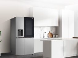 REF-EU-Vplus-SxS-X-Best-MC-InstaView-with-CraftIce-07-1-1-UltraSleek-Door-D-v