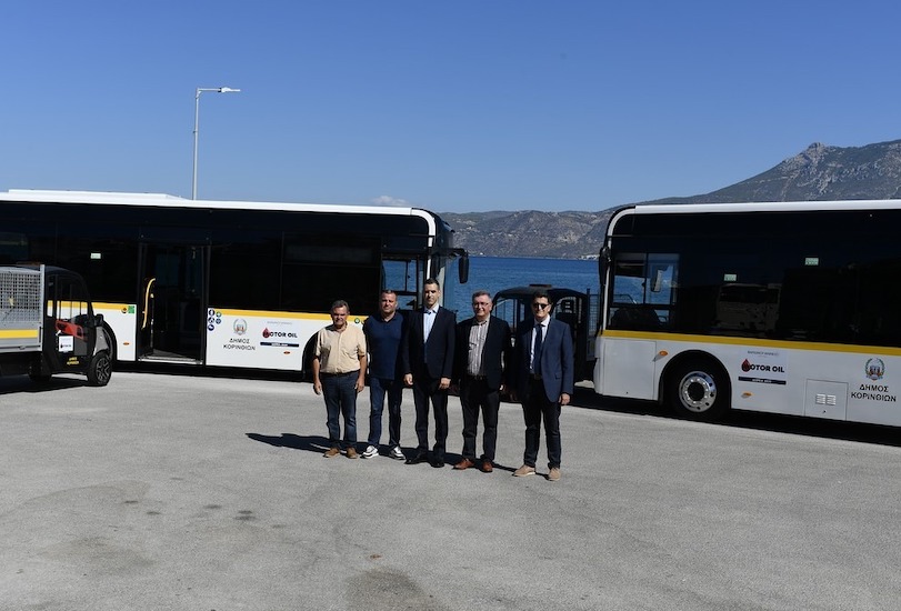 Δωρεά 2 ηλεκτρικών λεωφορείων και 3 ηλεκτρικών οχημάτων στον Δήμο Κορινθίων από το Βαρδινογιάννειο Ίδρυμα και τη Motor Oil