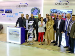 1. Η ομάδα μας στο περίπτερο EnEarth & Energean