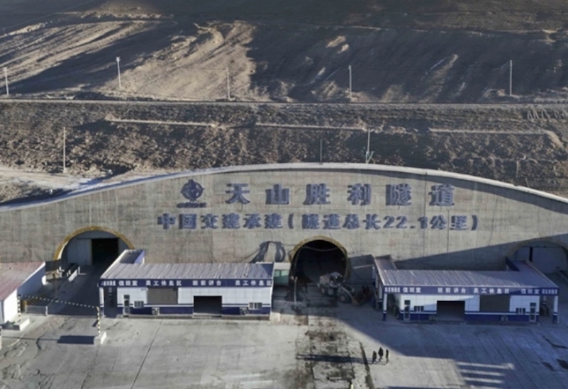 Η Κίνα ολοκληρώνει την πιο μακριά σήραγγα αυτοκινητοδρόμου στον κόσμο μήκους 22,13 χιλιομέτρων