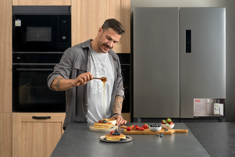 Ο  Άκης Πετρετζίκης νέος Chef Ambassador της AEG