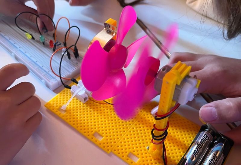 Μαθαίνουμε για την αιολική ενέργεια μέσα από εργαστήρια STEM