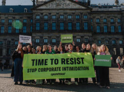 Solidarity against SLAPP Energy Transfer Lawsuit in AmsterdamSolidariteit tegen de Energy Transfer SLAPP-rechtszaak in Amsterdam