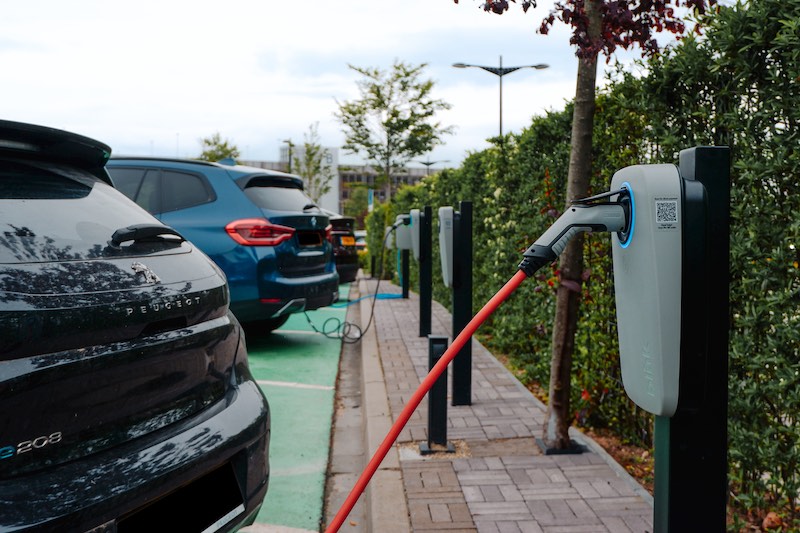 Blink Charging Hellas: Στρατηγικές συνεργασίες  με κορυφαίους Oμίλους του κλάδου ακινήτων